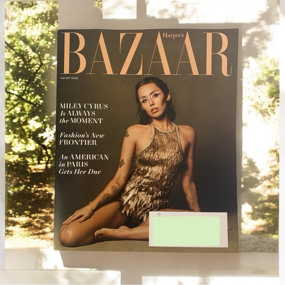 Harpers Bazaar Magazine December 2024 Miley Cyrus Fashion American In Paris - Picture 2 of 5